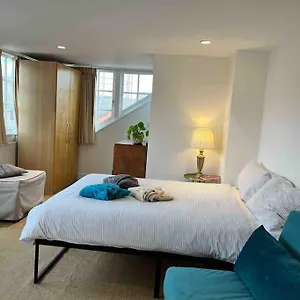 Holiday home Cb53 Tower Bridge Townhouse 2 Bathrooms & Free Parking United Kingdom