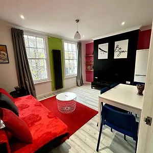  Apartment The Hidden Gem *2-bed Apt* United Kingdom